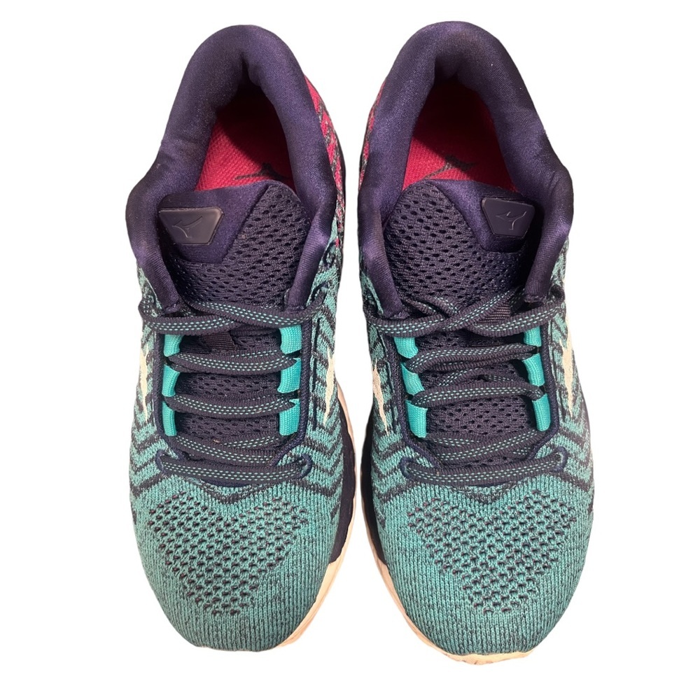 MIZUNO  Wave Sky WAVEKNIT 3
Running Shoe.